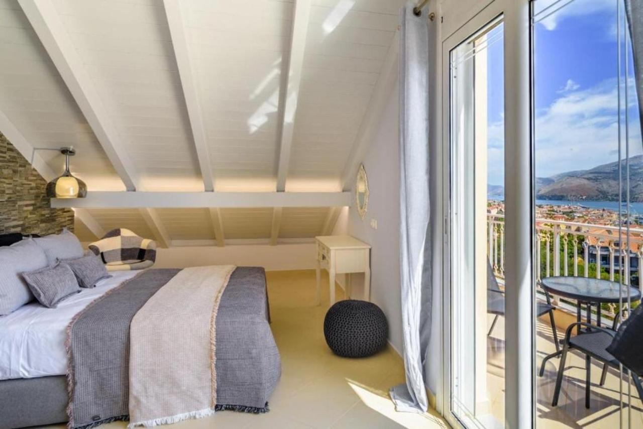 Elegant Penthouse With Sea View Apartment *